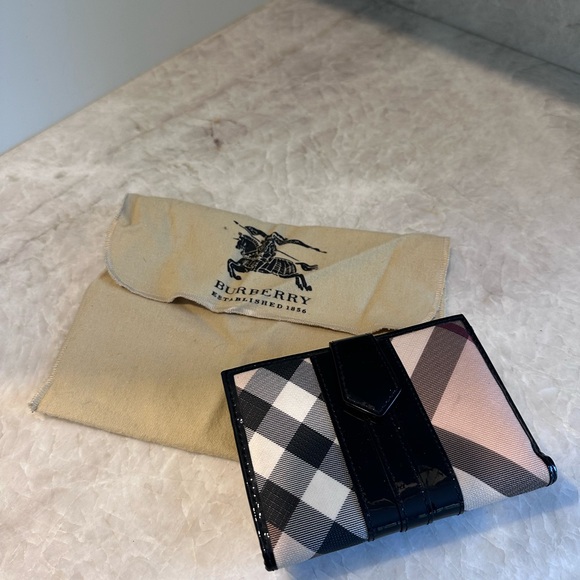 Burberry Authentic Supernova Check Wallet Beige and Black - Picture 2 of 13